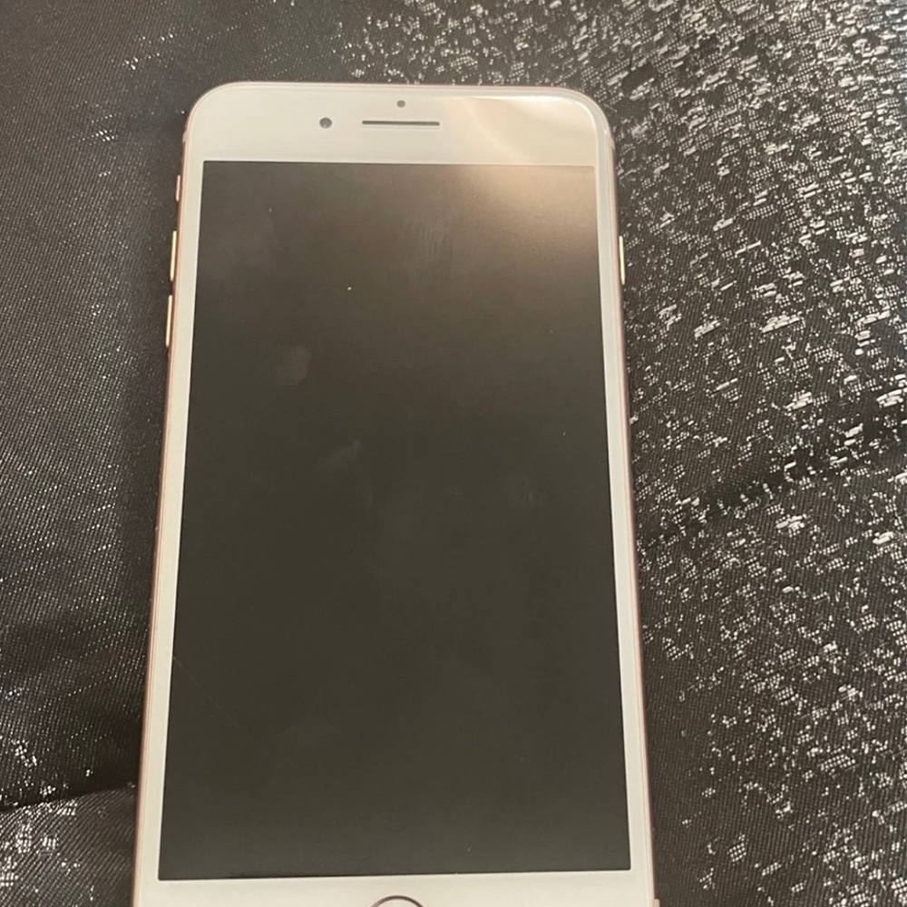 Iphone 8 Plus - image 2